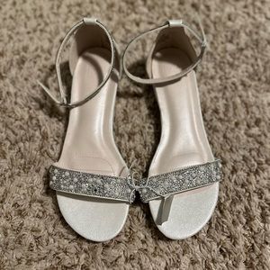 Women’s David’s Bridal DB studio starlet. Size 8